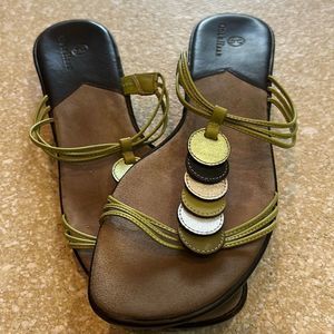NWOT Cole Hasn flats sandals. Size 9.5